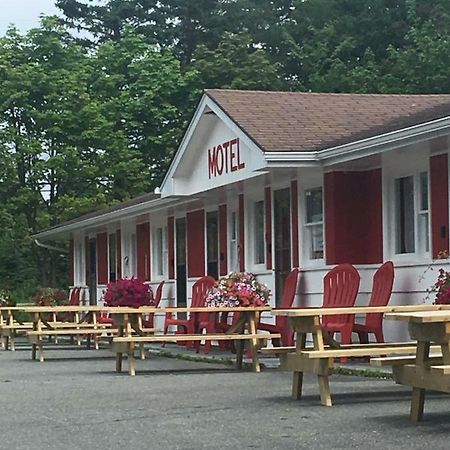 Webbers Lake Charlotte Motel Queen And Double Bed Eksteriør bilde