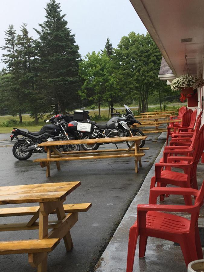 Webbers Lake Charlotte Motel Queen And Double Bed Eksteriør bilde
