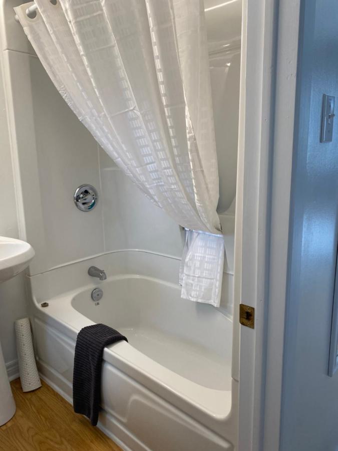 Webbers Lake Charlotte Motel Queen And Double Bed Eksteriør bilde