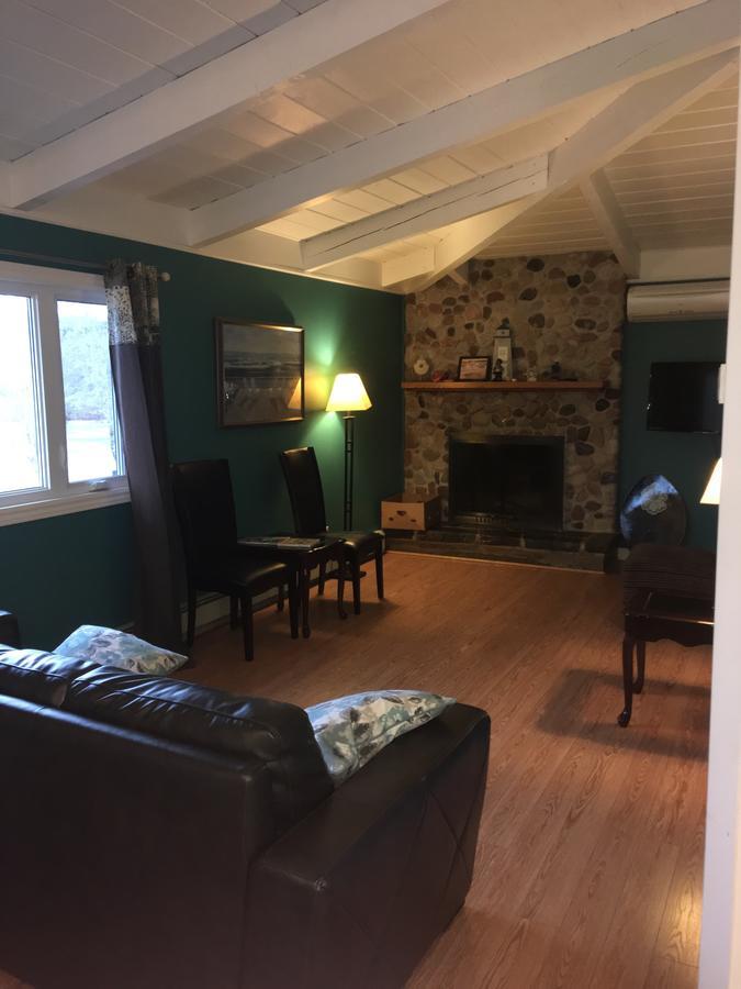 Webbers Lake Charlotte Motel Queen And Double Bed Eksteriør bilde