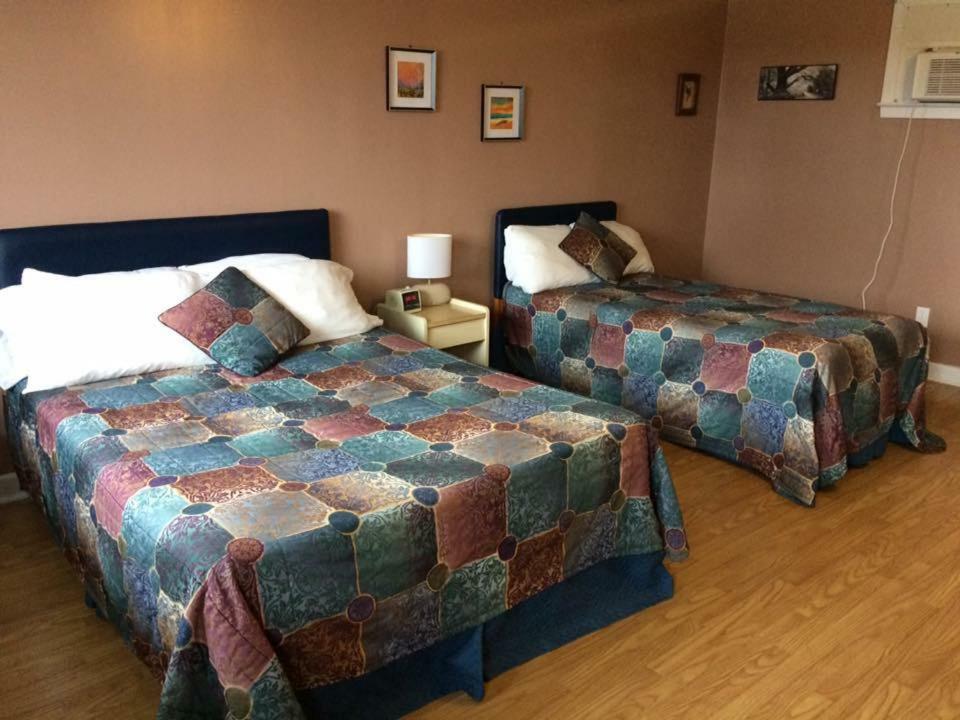 Webbers Lake Charlotte Motel Queen And Double Bed Eksteriør bilde