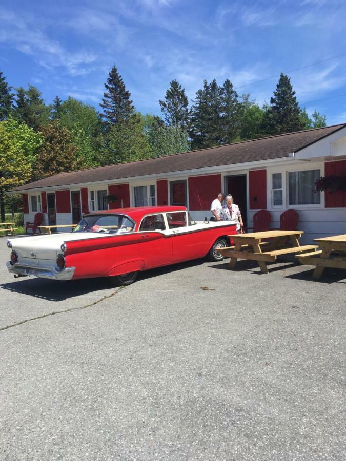 Webbers Lake Charlotte Motel Queen And Double Bed Eksteriør bilde