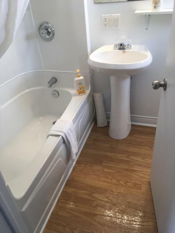 Webbers Lake Charlotte Motel Queen And Double Bed Eksteriør bilde